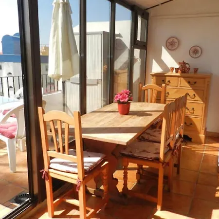 Apartamento-sol-2-pax דירה