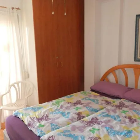 Apartamento-sol-2-pax דירה *